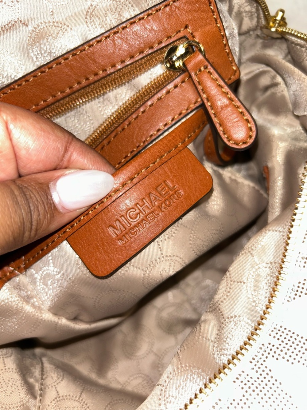 Michael Kors Fulton Monogram Logo Shoulder Bag - Picture 3 of 16